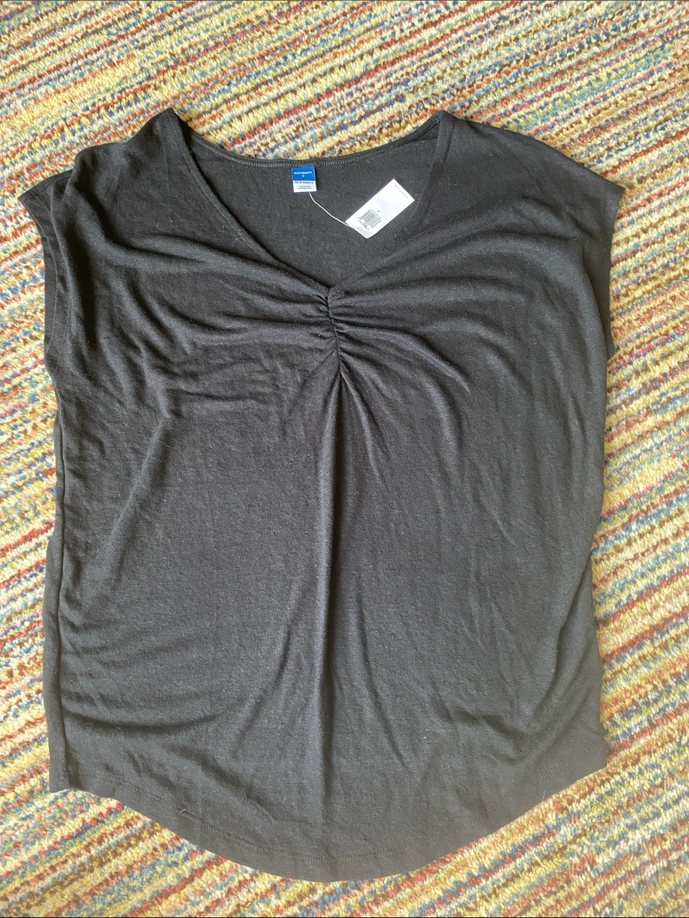 Old Navy Maternity Black Short-Sleeve Gathered V-Neck Top